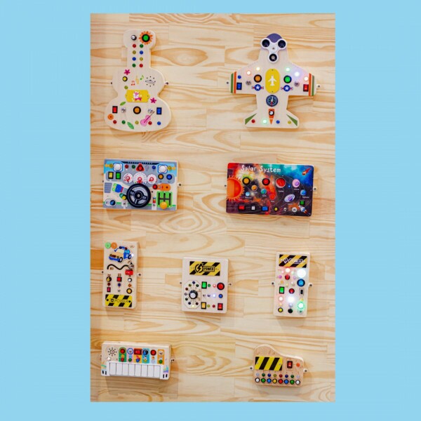 Quadro Montessoriano 9 Brinquedos - 100x125 cm com painel elétrico bivolt